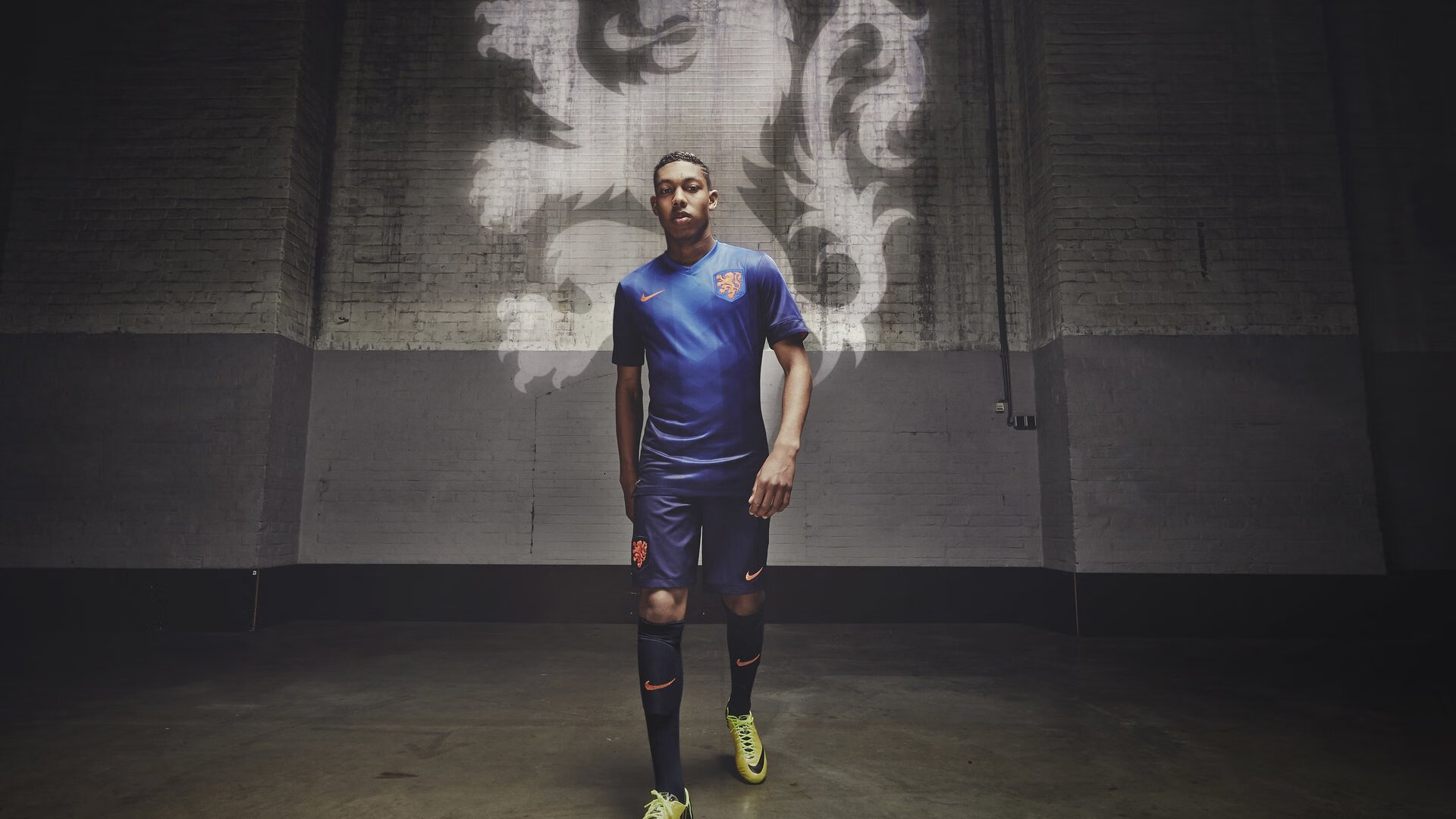 开云官网APP下载-英超冠军争夺战：悬念持续升温，精彩不断！，英超冠军分析